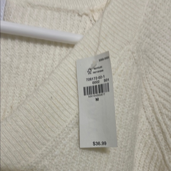 NWT Old Navy Women's Cream Sweater - Picture 3 of 5